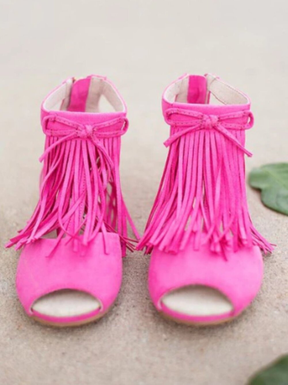 Girls Joyfolie Reese Hot Pink Faux Suede Fringe Zip Back Peep Toe Sandals sz 12